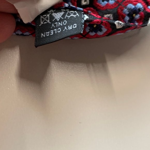 La Vita Di Moda  Silk Red and Blue Mens Tie - Picture 4 of 7